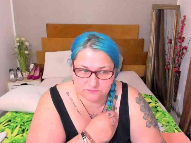 SweetBoobsM webcam