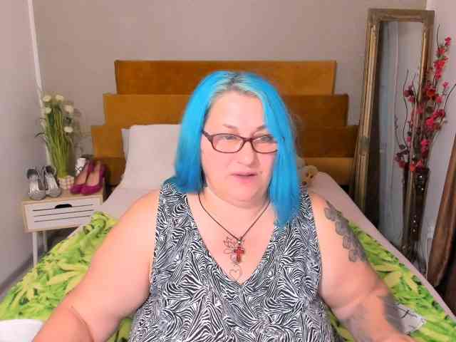 SweetBoobsM webcam