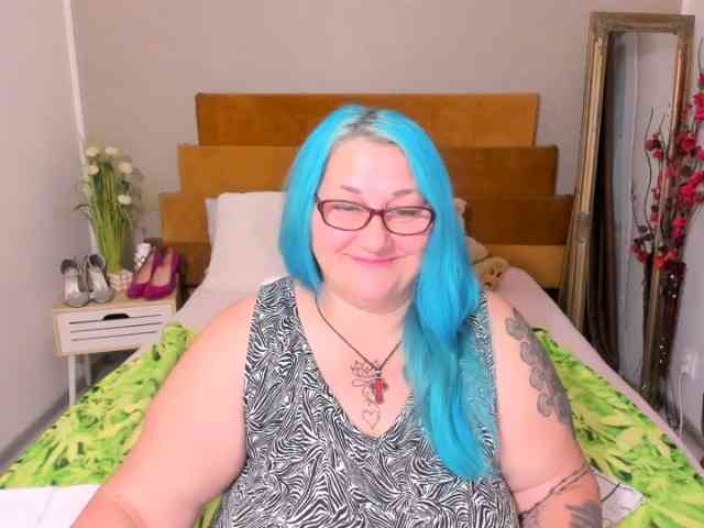 SweetBoobsM webcam