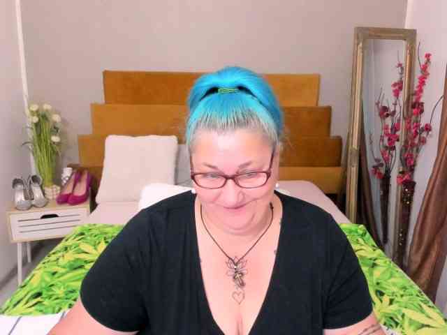 SweetBoobsM webcam