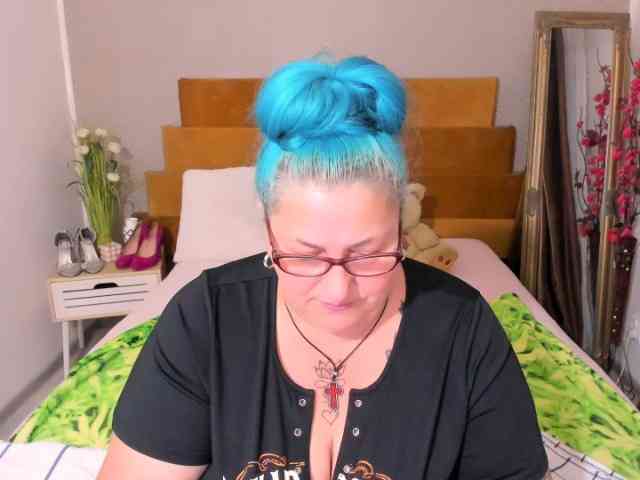 SweetBoobsM webcam