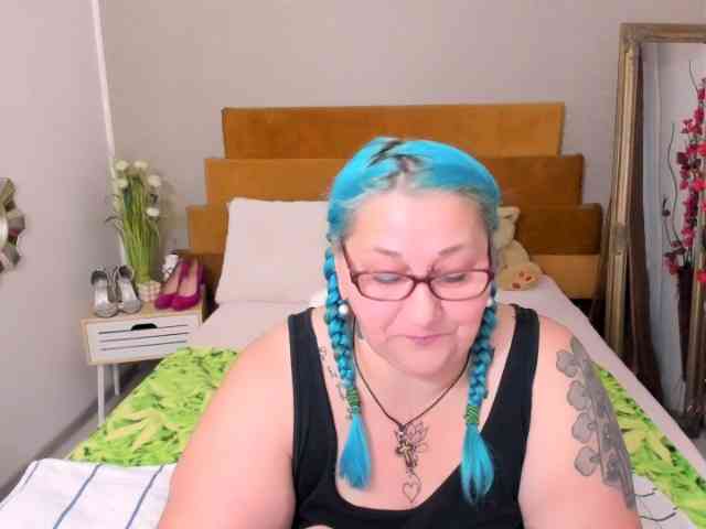 SweetBoobsM webcam