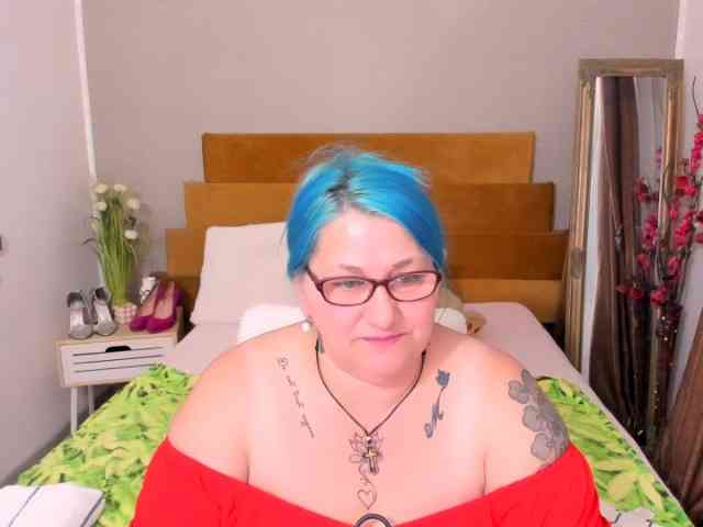 SweetBoobsM webcam
