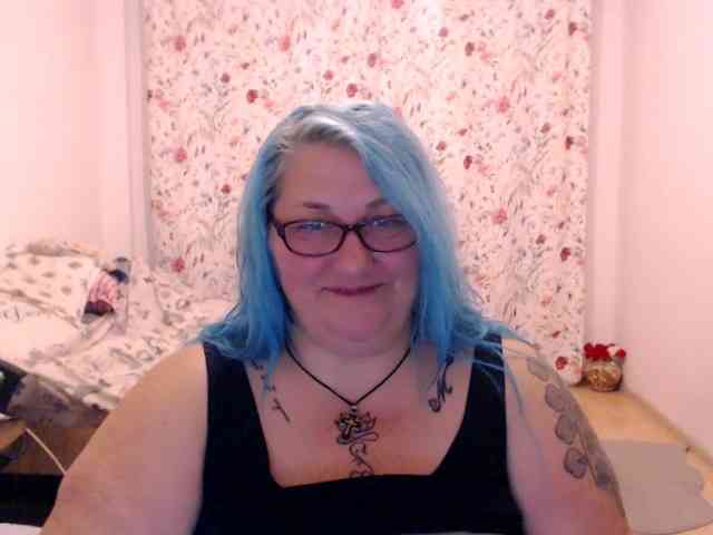 SweetBoobsM webcam