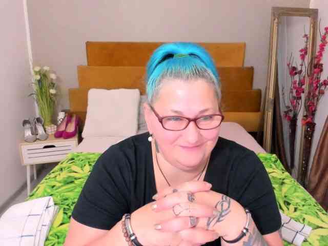 SweetBoobsM webcam