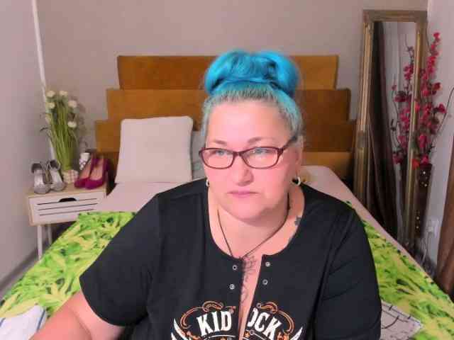 SweetBoobsM webcam