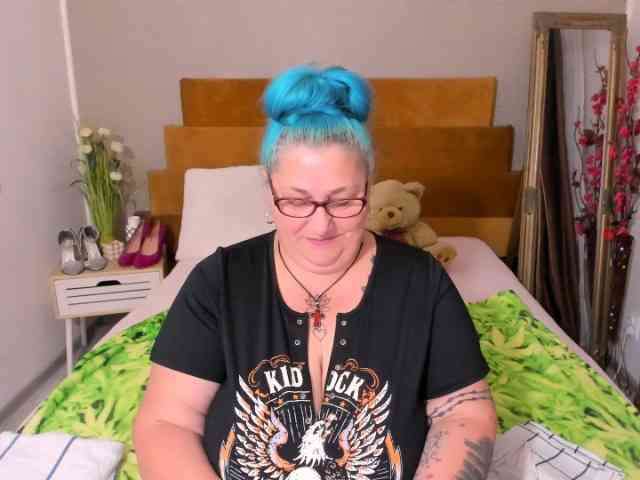 SweetBoobsM webcam