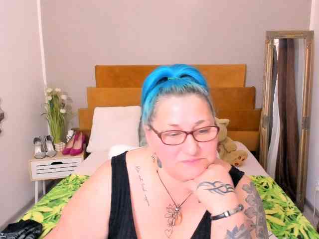 SweetBoobsM webcam