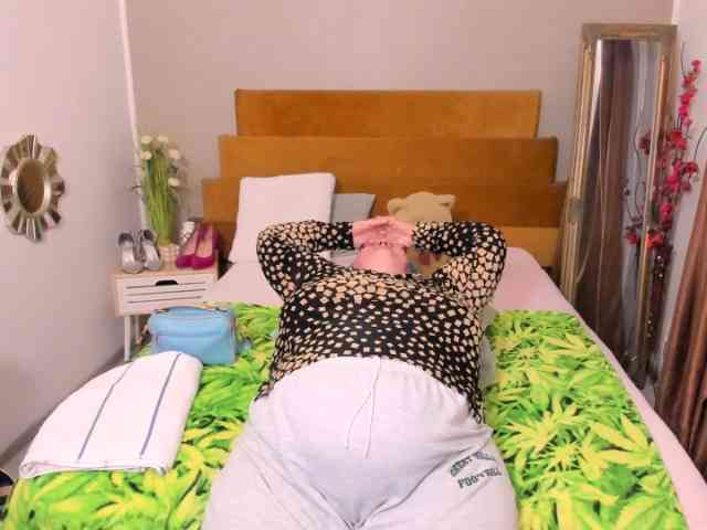 SweetBoobsM webcam