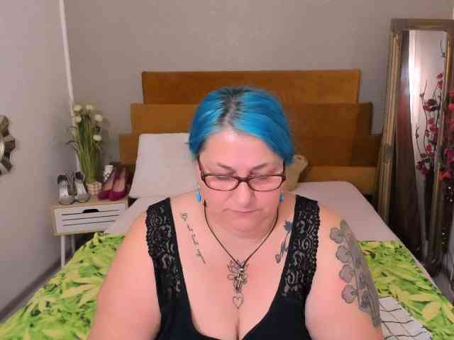 SweetBoobsM webcam