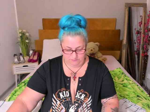 SweetBoobsM webcam