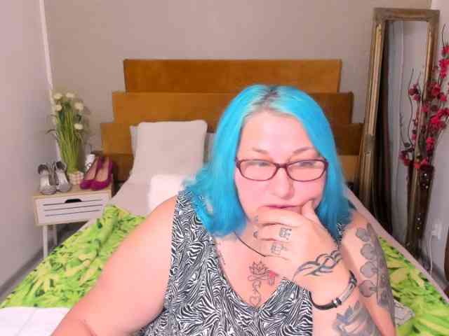 SweetBoobsM webcam