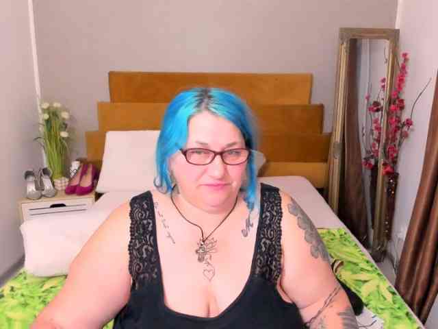 SweetBoobsM webcam