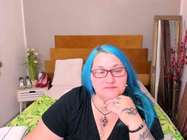 SweetBoobsM webcam
