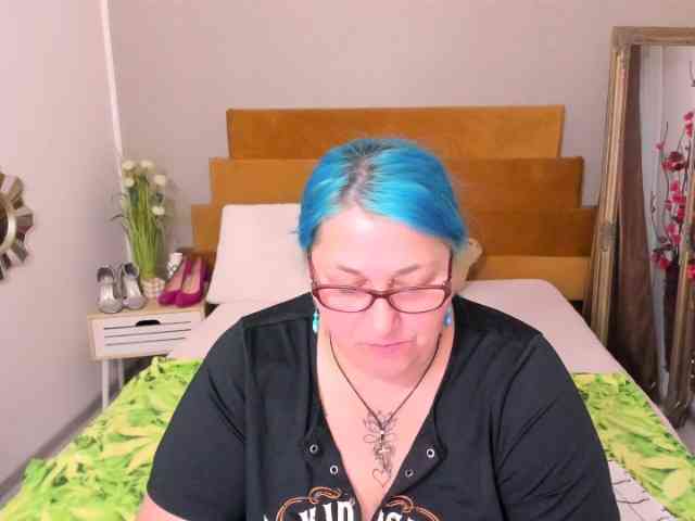 SweetBoobsM webcam