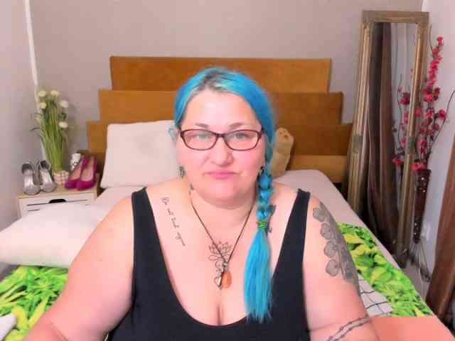 SweetBoobsM webcam