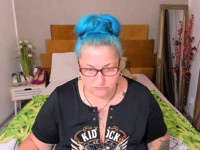 SweetBoobsM webcam