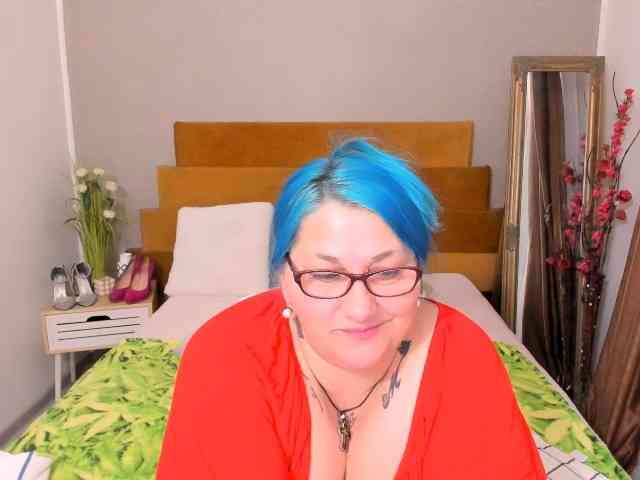 SweetBoobsM webcam