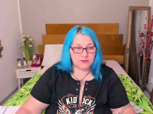 SweetBoobsM webcam