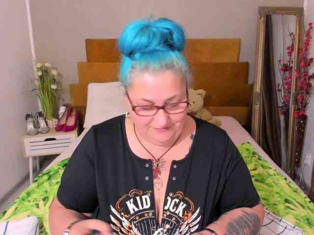 SweetBoobsM webcam
