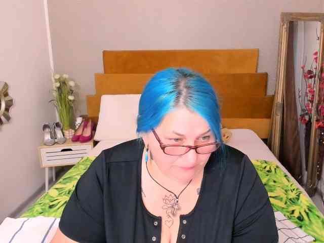 SweetBoobsM webcam