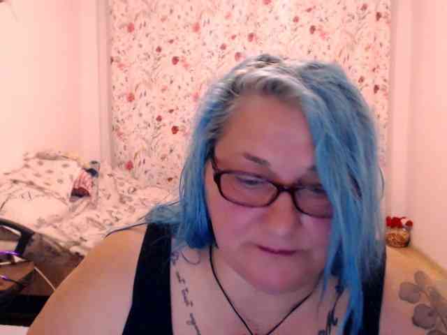 SweetBoobsM webcam