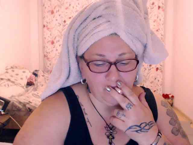 SweetBoobsM webcam