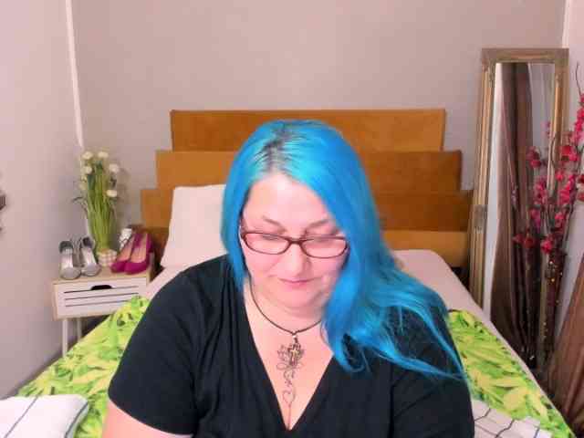 SweetBoobsM webcam