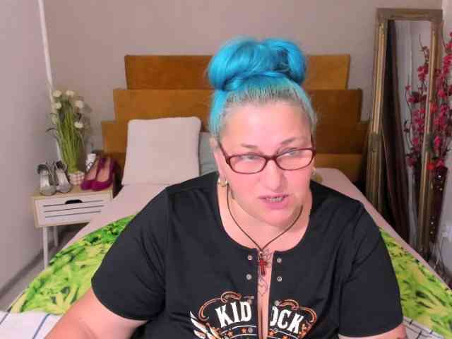 SweetBoobsM webcam