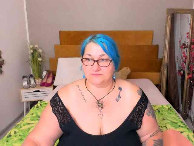 SweetBoobsM webcam