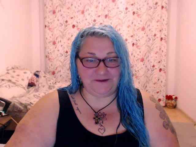 SweetBoobsM webcam