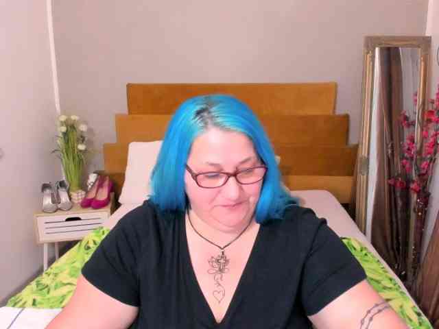 SweetBoobsM webcam
