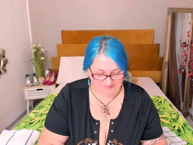 SweetBoobsM webcam