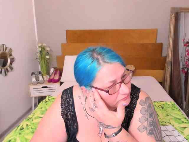 SweetBoobsM webcam
