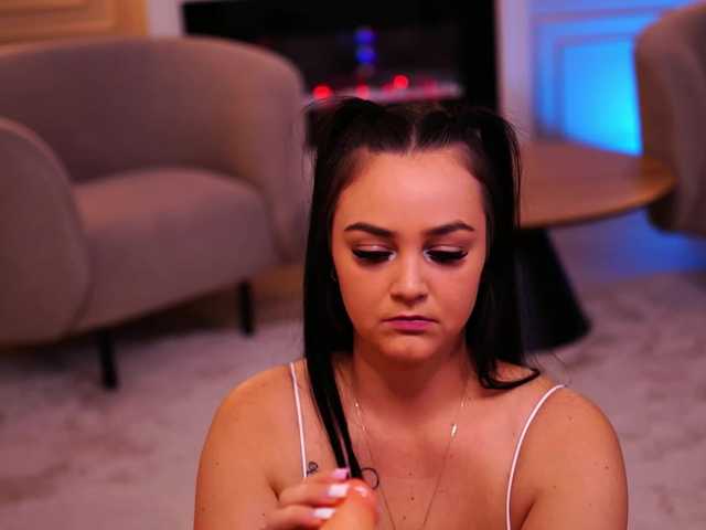 MilaFawn live cam preview