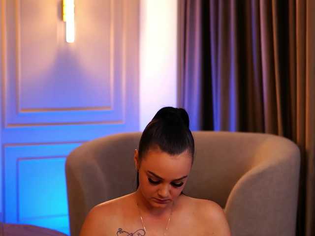 MilaFawn live cam preview