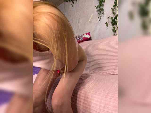 BabySuzika webcam