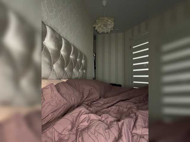MilanaMila live cam preview