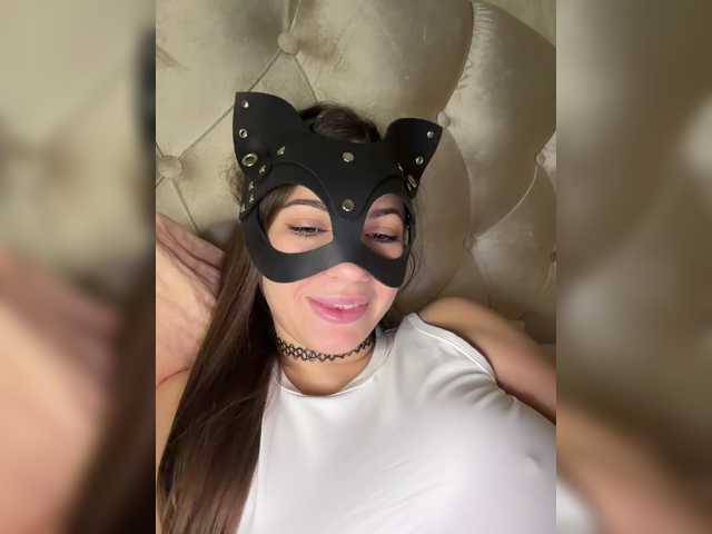 MilanaMila live cam preview