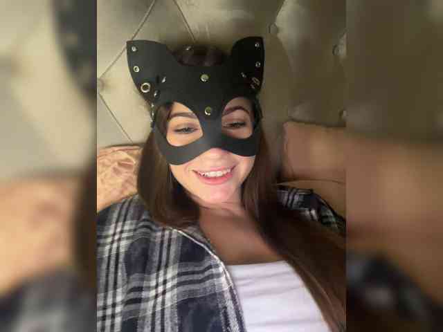 MilanaMila webcam