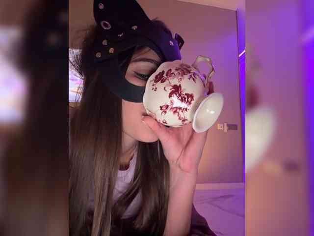 MilanaMila webcam