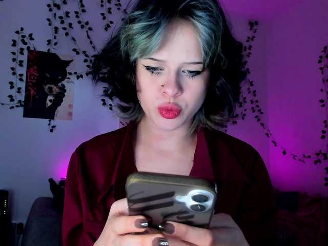 maddie-veil live cam on BongaCams