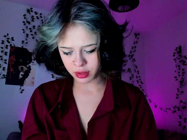 maddie-veil live cam on BongaCams