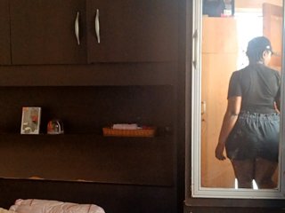 Curveythickqueen's Live Webcam
