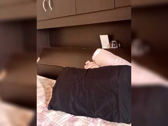 Curveythickqueen live cam on BongaCams
