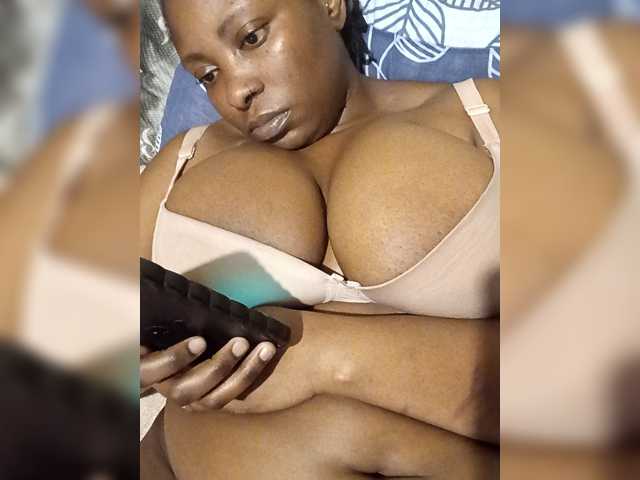 Curveythickqueen