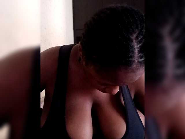 Curveythickqueen