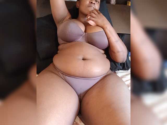 Curveythickqueen