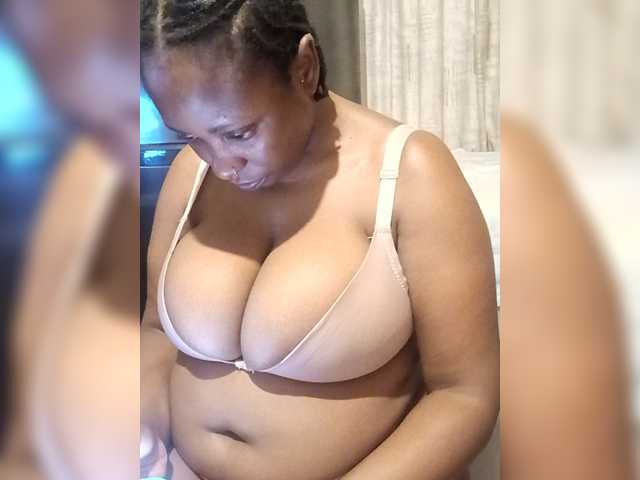 Curveythickqueen
