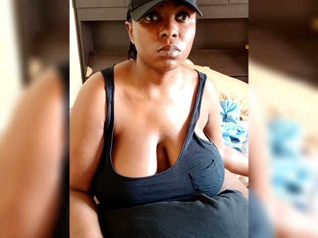 Curveythickqueen